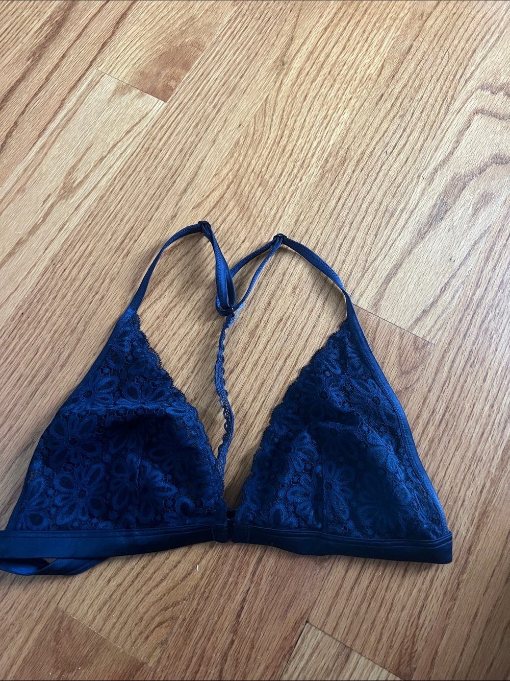 Victoria's Secret Navy Lace Triangle Bralette front close unlined I